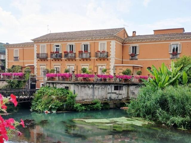 Appartamento in vendita di 650 m² in Via Giuseppe Verdi