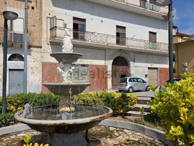 Appartamento in vendita di 650 m² in Via Ponte Carolino, 372