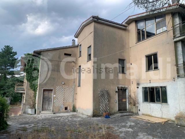 Appartamento in vendita di 657 m² in Località Torri, 21