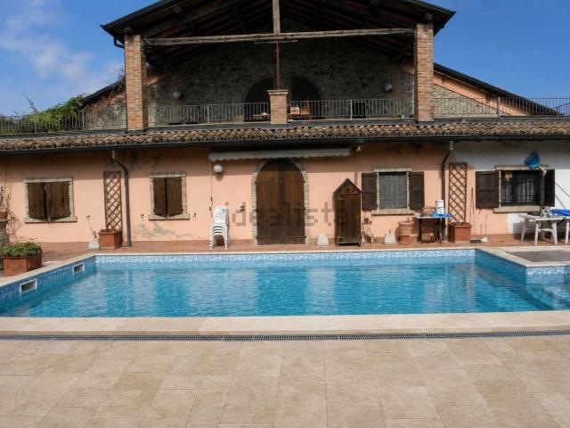 Appartamento in vendita di 135 m² in Strada Budellungo, 162