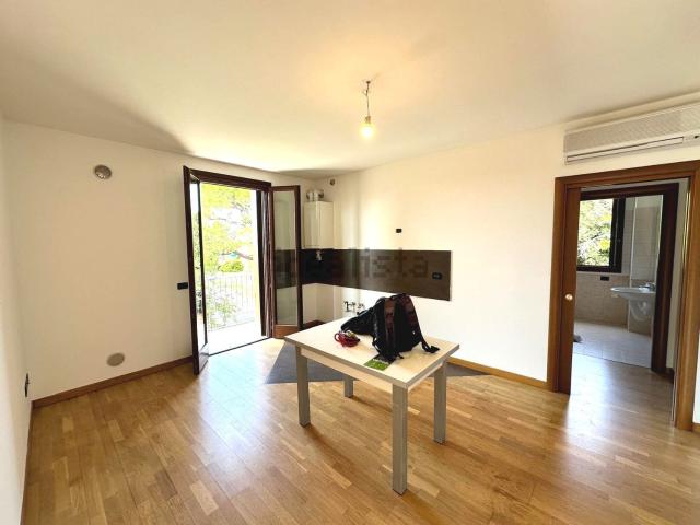 Appartamento in vendita di 65 m² in Strada della Droma, 56
