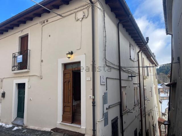 Appartamento in vendita di 65 m² in Via Umberto Primo, 27