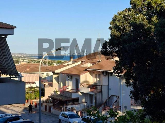 Appartamento in vendita di 100 m² in Via Carmelo Burrafato, 15