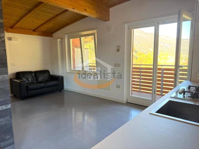 Appartamento in vendita di 65 m² in Via del Garda, 77