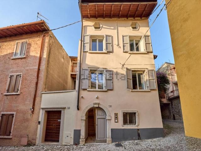 Appartamento in vendita di 65 m² in Via Dosso, 19