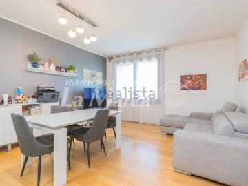 Appartamento in vendita di 65 m² in Via Enrico Azzi, 6