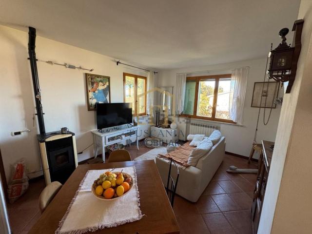 Appartamento in vendita di 65 m² in Via II Giugno, 53031