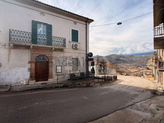 Appartamento in vendita di 66 m² in Via della Libertà, 8