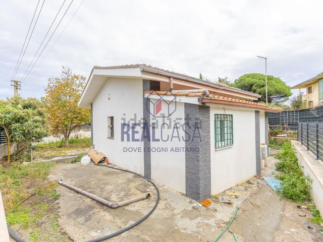 Appartamento in vendita di 66 m² in Via di Fontana Candida