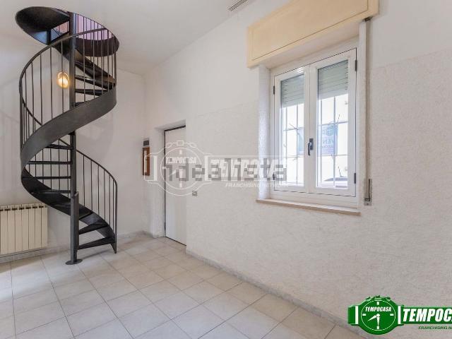 Appartamento in vendita di 66 m² in Via Eugenio Villoresi