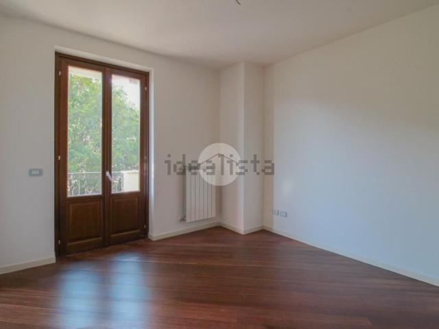 Appartamento in vendita di 66 m² in Via Lungolago Giuseppe Zanardelli