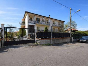 Appartamento in vendita di 66 m² in Via Sottotenente Cantone, 10