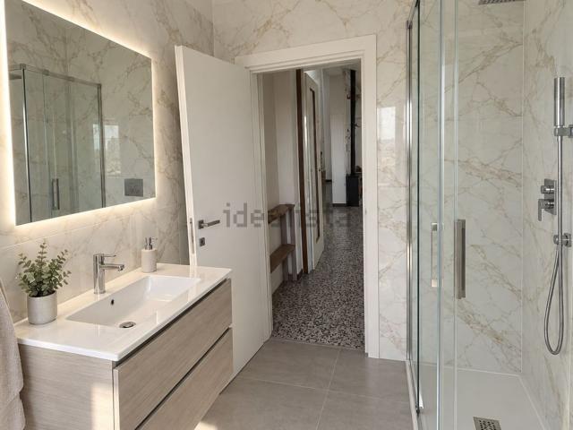 Appartamento in vendita di 68 m² in Via Cesare Battisti, 11