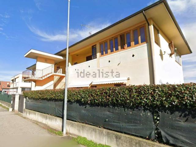 Appartamento in vendita di 68 m² in Via Circonvallazione, 2