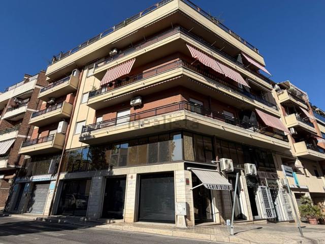 Appartamento in vendita di 68 m² in Via della Libertà, 50
