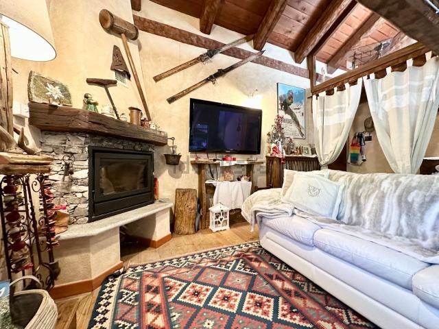 Appartamento in vendita di 69 m² in Via del Colle