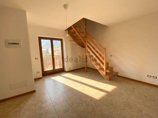 Appartamento in vendita di 73 m² in Via Circonvallazione, 11