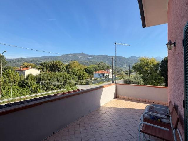 Appartamento in vendita di 73 m² in Via del Lago