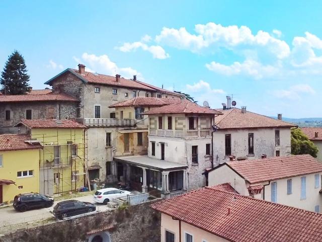 Appartamento in vendita di 700 m² in Via Giulio Adamoli, 2