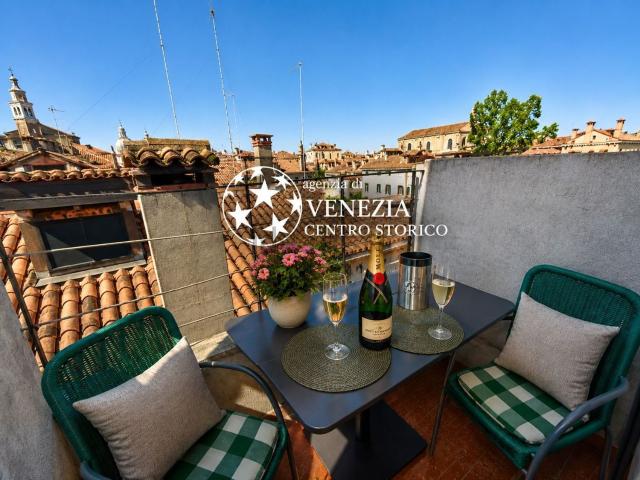 Appartamento in vendita di 70 m² in Calle Larga San Lorenzo, 5136