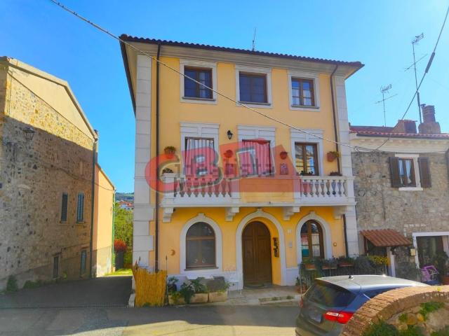 Appartamento in vendita di 70 m² in Strada Provinciale 13 del Commercio, 176