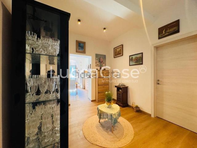 Appartamento in vendita di 70 m² in Strada Statale 12, 12