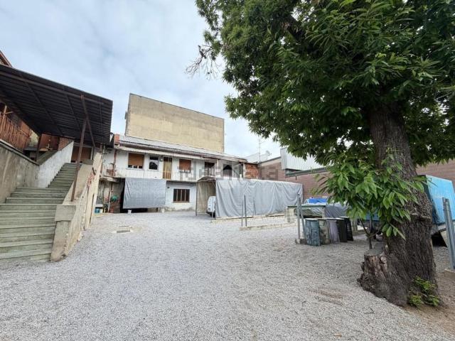 Appartamento in vendita di 70 m² in Via V. Monti, 101