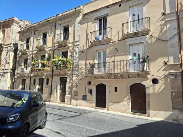 Appartamento in vendita di 70 m² in Via Vincenzo Mirabella