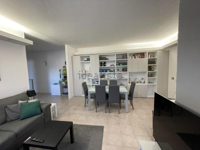 Appartamento in vendita di 70 m² in Via Contadini Giuseppe, 9