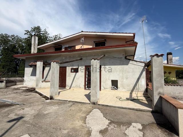 Appartamento in vendita di 90 m² in Via Colle Santo Giudico
