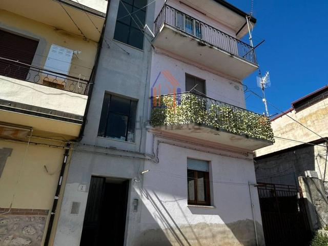 Appartamento in vendita di 70 m² in Via degli Aragonesi, 8