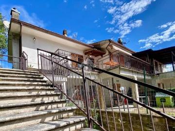 Appartamento in vendita di 70 m² in Via dei Pini, 68