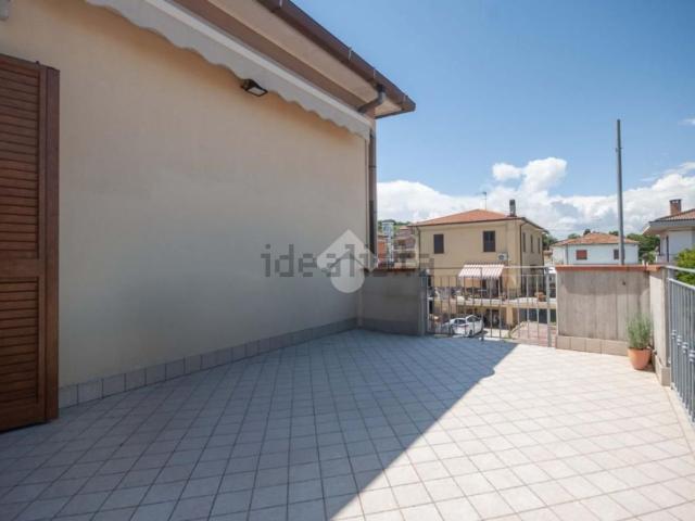 Appartamento in vendita di 70 m² in Via della Stazione, 3