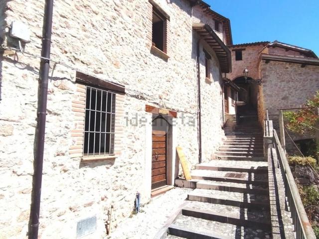Appartamento in vendita di 70 m² in Via delle Aiuole, 1