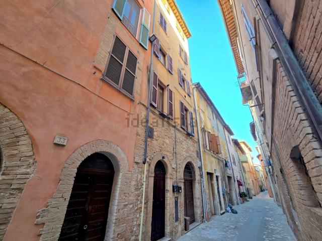Appartamento in vendita di 70 m² in Via Francesco Benaducci, 37