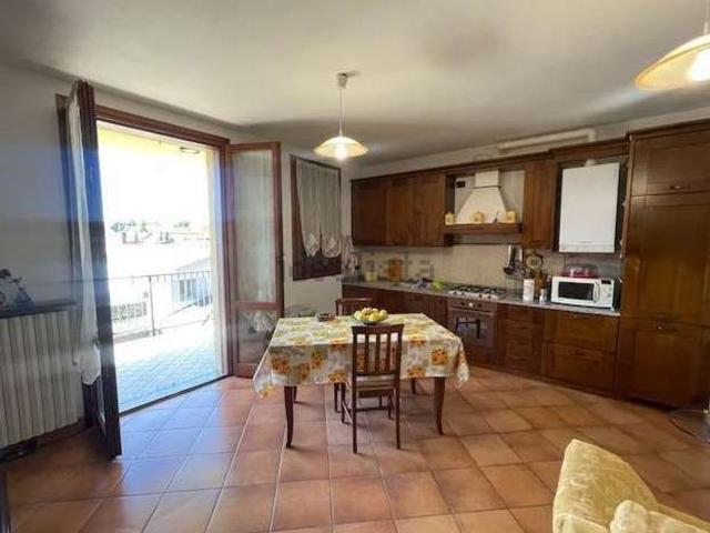 Appartamento in vendita di 70 m² in Via Francesco Petrarca, 8