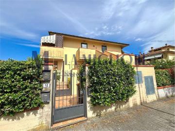 Appartamento in vendita di 70 m² in Via La Querce, 12
