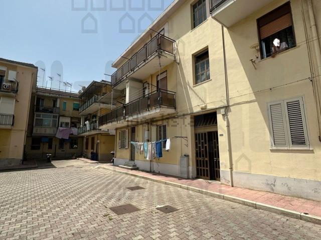Appartamento in vendita di 70 m² in Via Lucania, 17