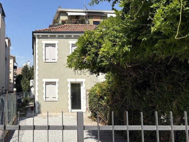 Appartamento in vendita di 70 m² in Via Motta, 23