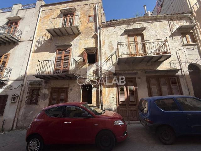 Appartamento in vendita di 70 m² in Via Orlando Vittorio Emanuele, 36