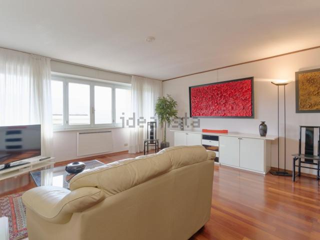 Appartamento in vendita di 70 m² in Via per Brunate, 13