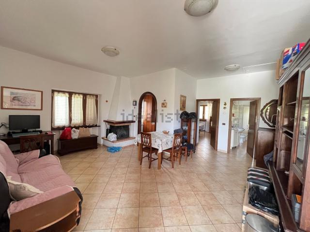Appartamento in vendita di 70 m² in Via Salaria per l&apos Aquila, 15