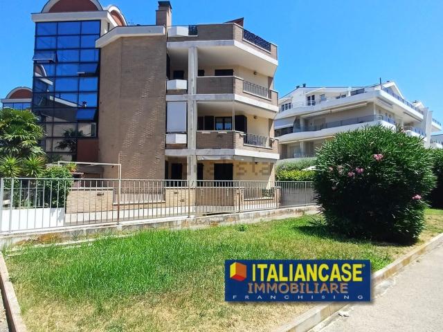 Appartamento in vendita di 70 m² in Viale Makarska, 26