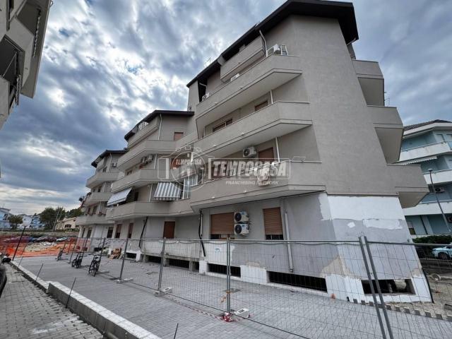 Appartamento in vendita di 70 m² in Viale Monte Sirente, 17