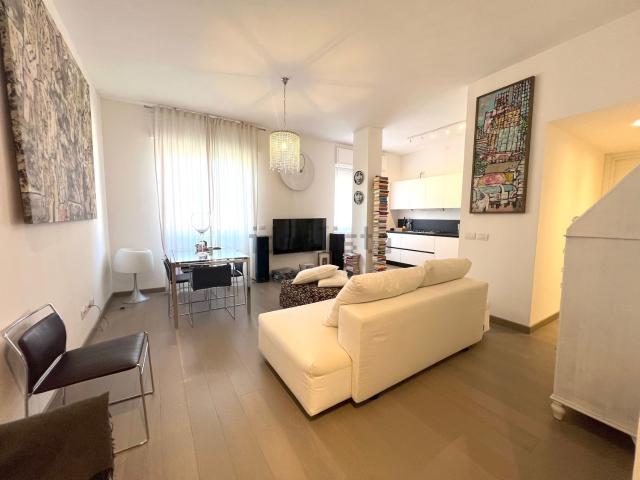 Appartamento in vendita di 70 m² in Viale Carlo Troya, 17