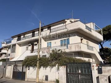 Appartamento in vendita di 70 m² in Viale dei Tassi, 53