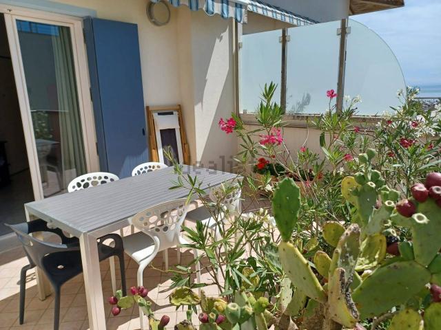 Appartamento in vendita di 71 m² in Lungomare Trieste, 7