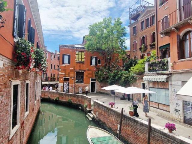 Appartamento in vendita di 71 m² in Sestiere Dorsoduro