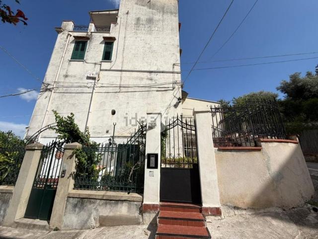 Appartamento in vendita di 71 m² in Via Baracca Francesco, 100