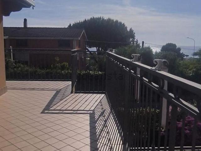 Appartamento in vendita di 72 m² in Via Niglio medaglia D&apos argento G. D. F 10